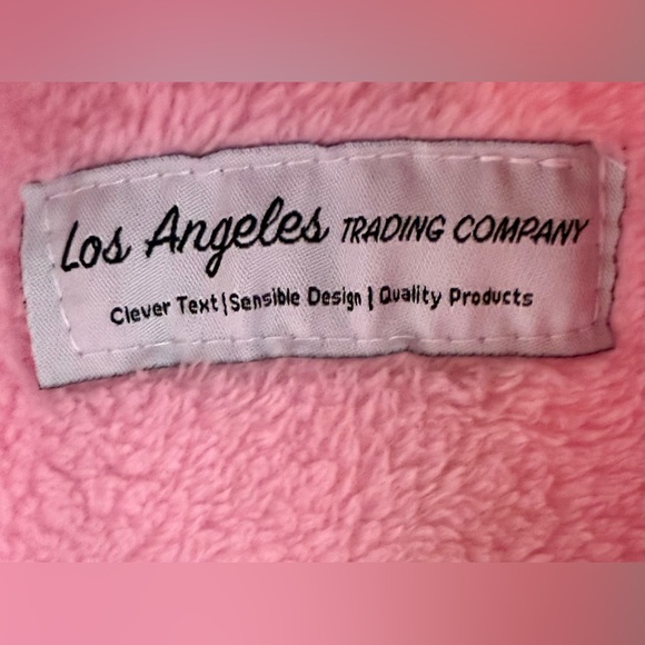 NWOT, women’s robe, pink, inspirational quote - Picture 4 of 5